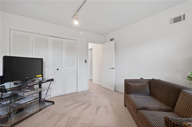 442 Leepoint RD, Norfolk, VA 23502