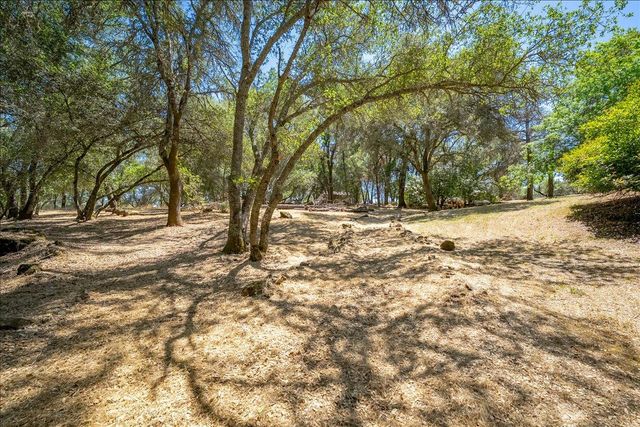 4221 Flying C Rd, Shingle Springs, CA 95682