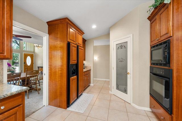 4221 Flying C Rd, Shingle Springs, CA 95682