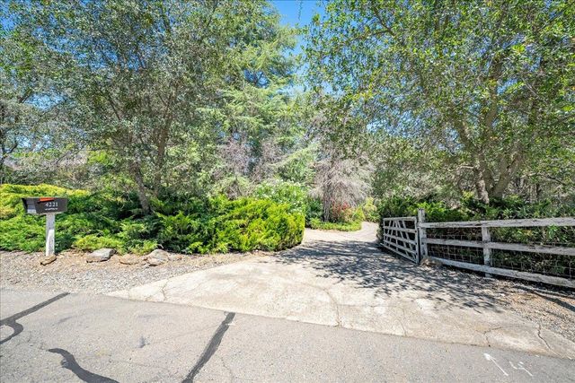 4221 Flying C Rd, Shingle Springs, CA 95682