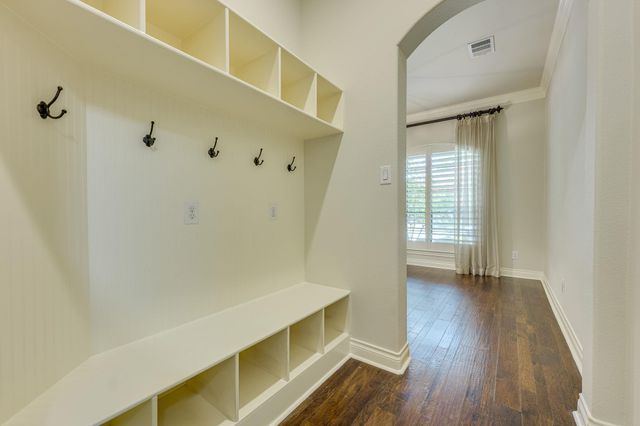 1005 Lakewood Hills TER, Austin, TX 78732