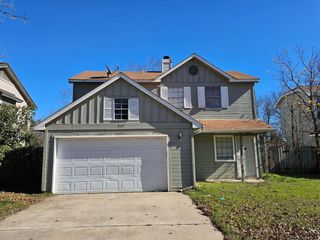 807 Meadowcreek DR, Round Rock, TX 78664