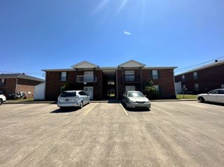 205 Cranklen Cir Apt F, Clarksville, TN 37042