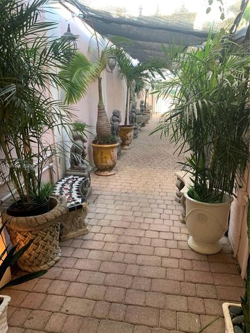 1239 Alton Rd, Miami Beach, FL 33139