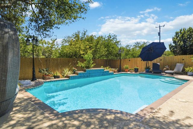 906 Desert Blf, San Antonio, TX 78258
