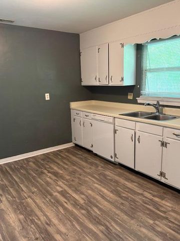 375 Greens Lake Circle, Rossville, GA 30741