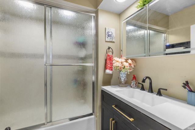 57834 County Road 9, Elkhart, IN 46517