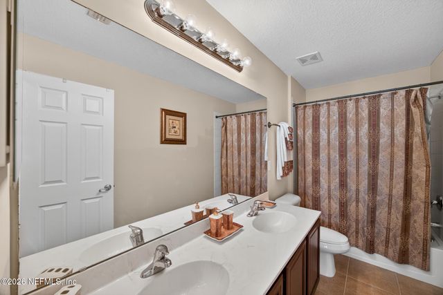 1033 SOUTHERN HILLS Drive, Orange Park, FL 32065