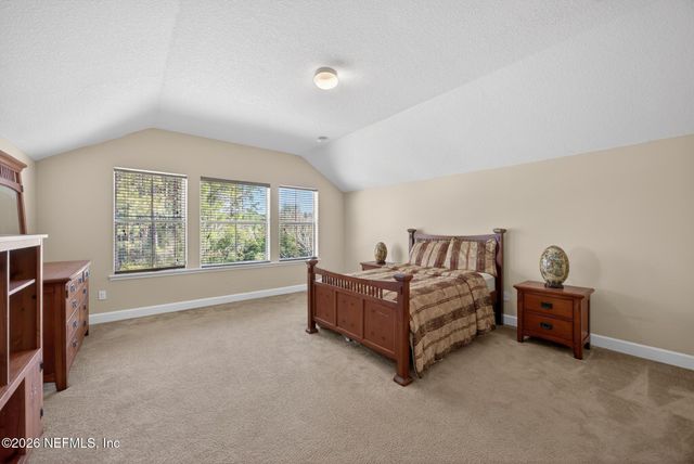 1033 SOUTHERN HILLS Drive, Orange Park, FL 32065