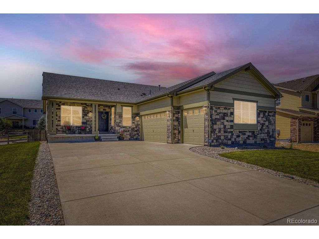 42384 Forest Oaks Dr, Elizabeth, CO 80107