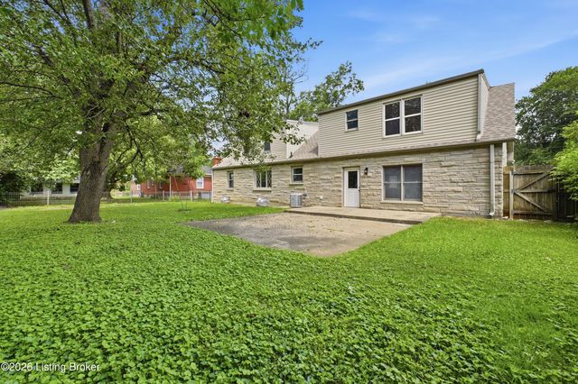 1904 Farrington Dr, Louisville, KY 40216