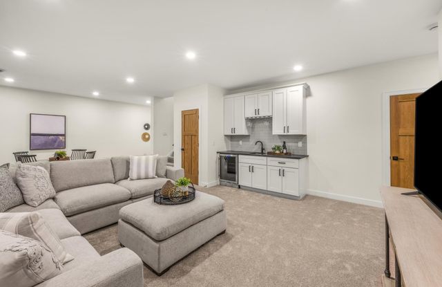 3213 Holmes Avenue S, Minneapolis, MN 55408