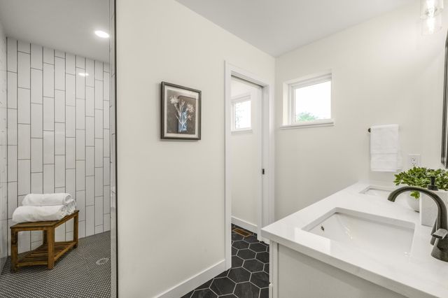 3213 Holmes Avenue S, Minneapolis, MN 55408