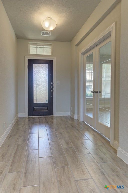 Image 2 of property listing at 2230 Hoja Avenue, New Braunfels, TX 78132