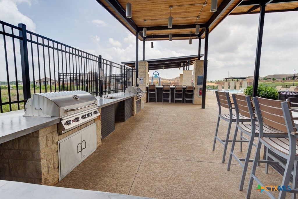 Image 43 of property listing at 2230 Hoja Avenue, New Braunfels, TX 78132