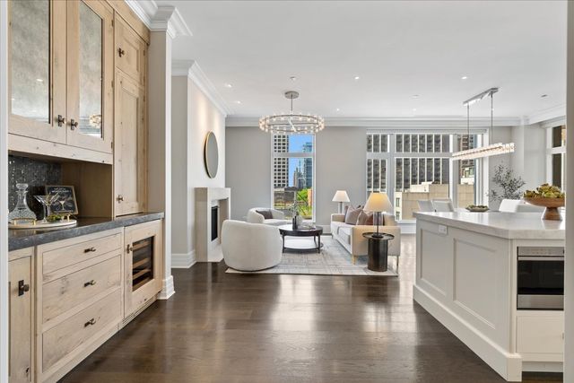 9 W Walton Street 702, Chicago, IL 60610