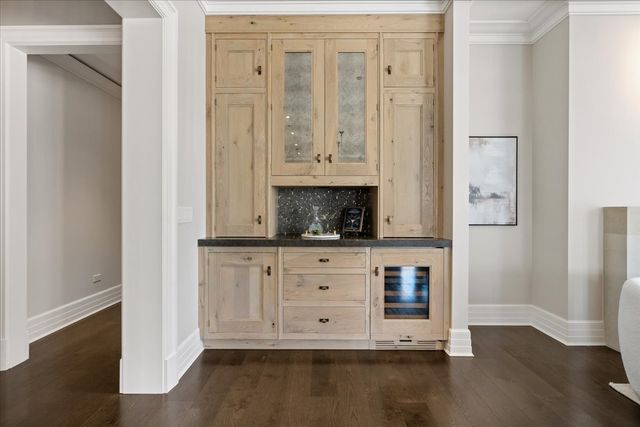 9 W Walton Street 702, Chicago, IL 60610
