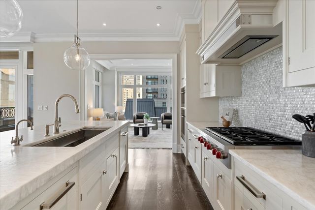 9 W Walton Street 702, Chicago, IL 60610