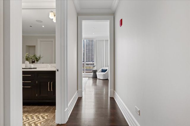 9 W Walton Street 702, Chicago, IL 60610