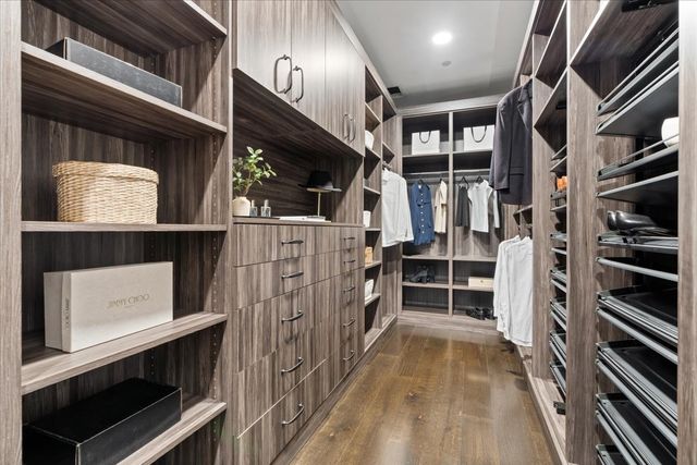9 W Walton Street 702, Chicago, IL 60610