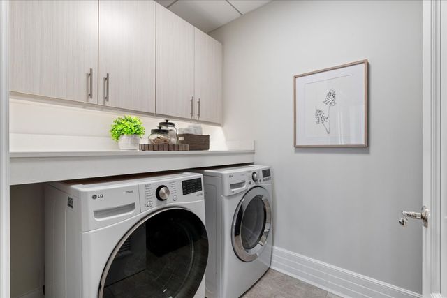 9 W Walton Street 702, Chicago, IL 60610