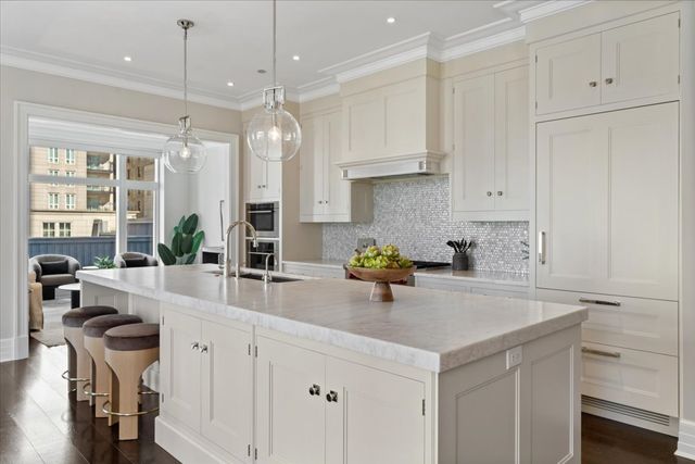 9 W Walton Street 702, Chicago, IL 60610