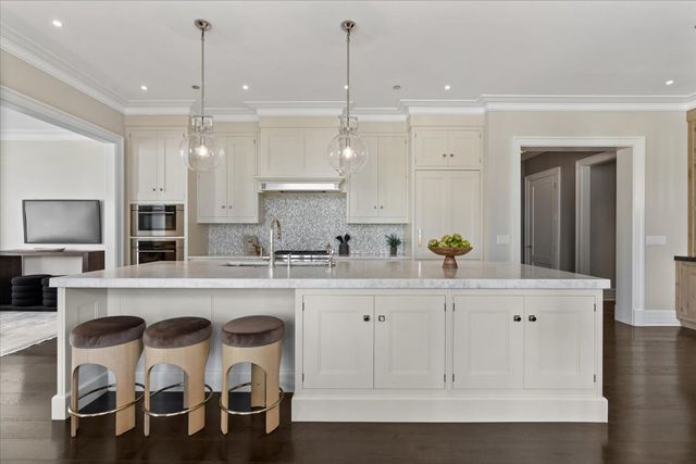 9 W Walton Street 702, Chicago, IL 60610