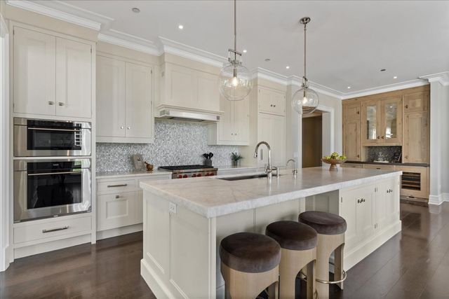 9 W Walton Street 702, Chicago, IL 60610