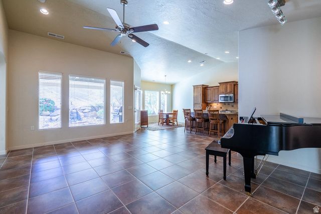 1695 W GARNET DR, St. George, UT 84790