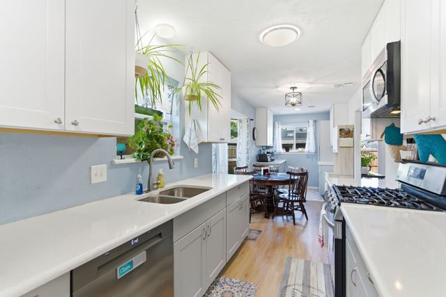 19 Whispering Lane, Hickory Creek, TX 75065