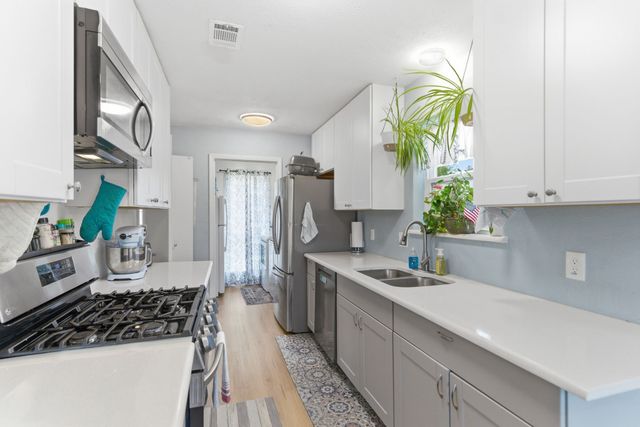 19 Whispering Lane, Hickory Creek, TX 75065