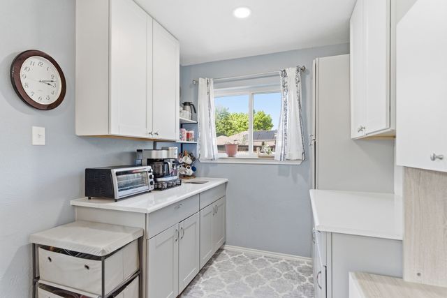 19 Whispering Lane, Hickory Creek, TX 75065