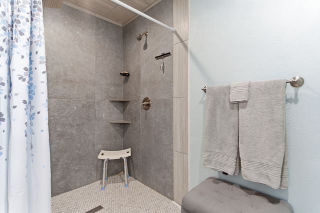 19 Whispering Lane, Hickory Creek, TX 75065