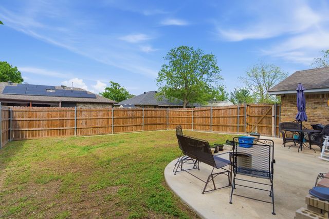 19 Whispering Lane, Hickory Creek, TX 75065