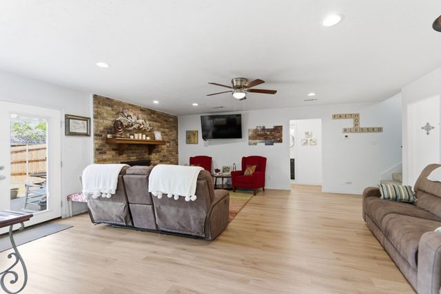 19 Whispering Lane, Hickory Creek, TX 75065