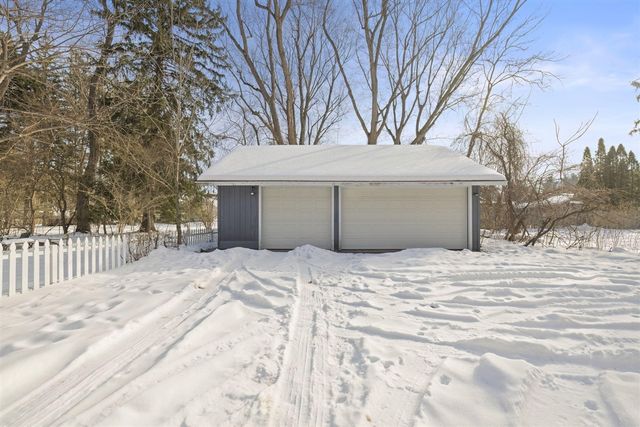 12199 Linden Avenue, Sawyer, MI 49125