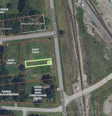 S Wagoner Avenue, Wagoner, OK 74467