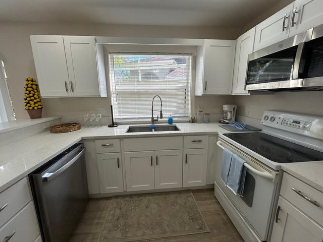 1136 Staghorn Street, Wellington, FL 33414