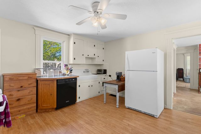 114 LONDONDERRY Turnpike, Manchester, NH 03104