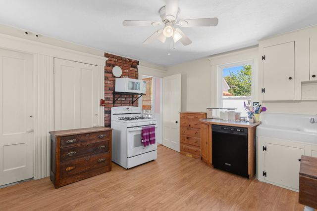 114 LONDONDERRY Turnpike, Manchester, NH 03104