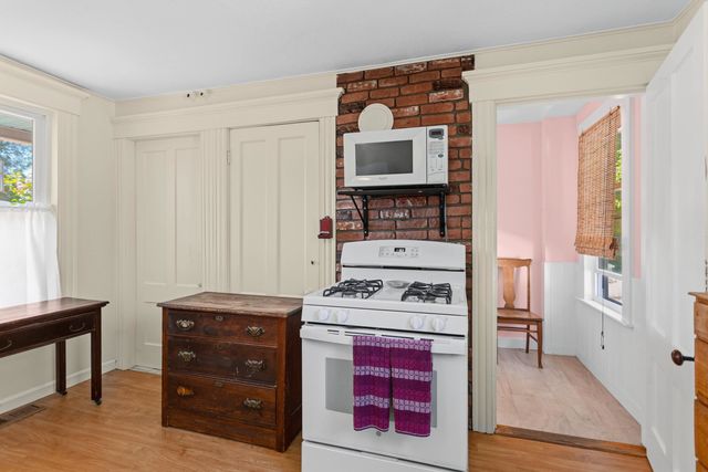 114 LONDONDERRY Turnpike, Manchester, NH 03104