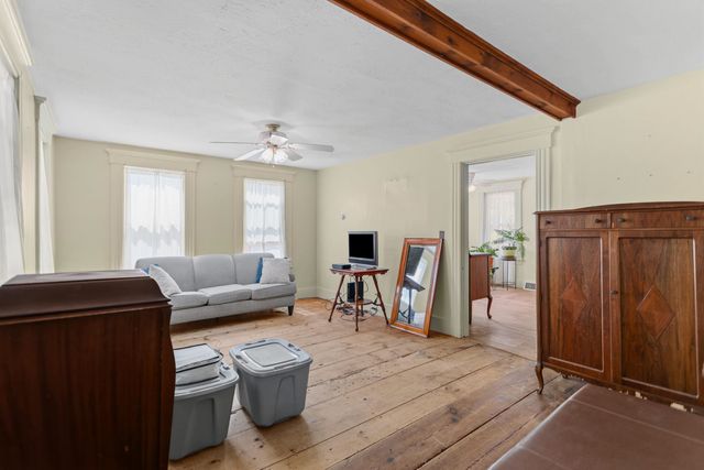 114 LONDONDERRY Turnpike, Manchester, NH 03104