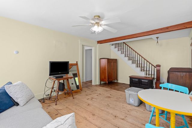 114 LONDONDERRY Turnpike, Manchester, NH 03104