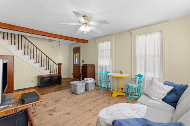 114 LONDONDERRY Turnpike, Manchester, NH 03104
