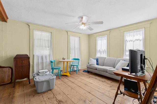 114 LONDONDERRY Turnpike, Manchester, NH 03104