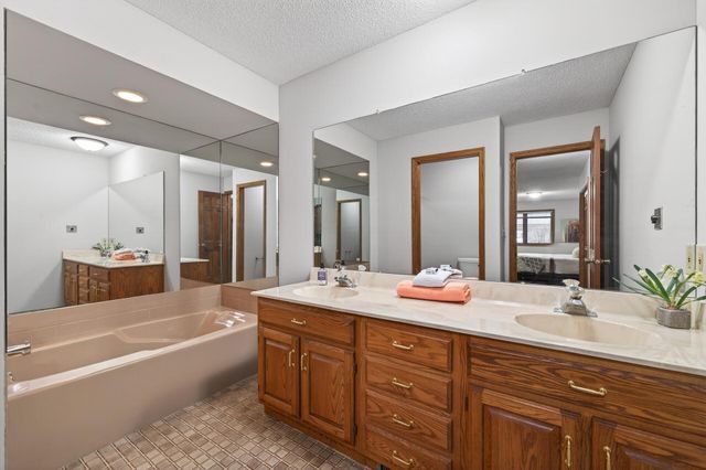 11245 57th Avenue N, Plymouth, MN 55442