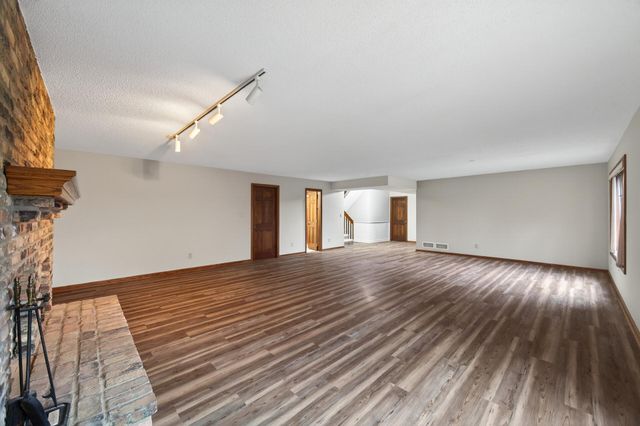 11245 57th Avenue N, Plymouth, MN 55442