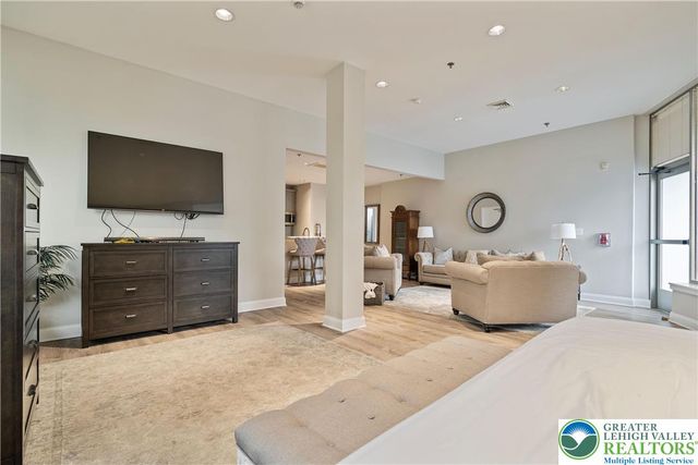 822 West Hamilton Street 101, Allentown City, PA 18101