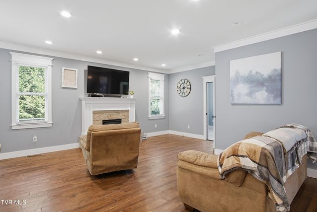 120 Sunny Lane, Unicoi, TN 37692