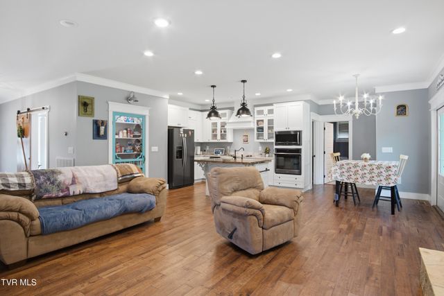 120 Sunny Lane, Unicoi, TN 37692
